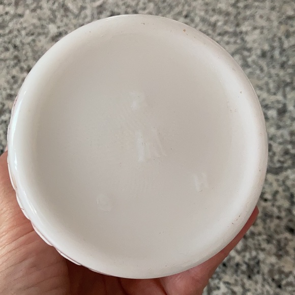 Hazel Atlas Red String Milk Glass Bottle - Picture 7 of 8